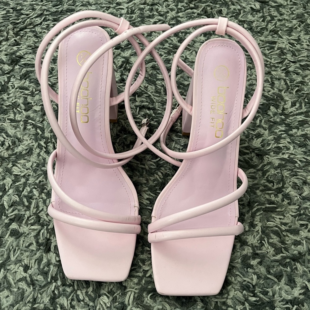 Boohoo Wide Width Crossover Strap Block Heels Baby Pink Size 9